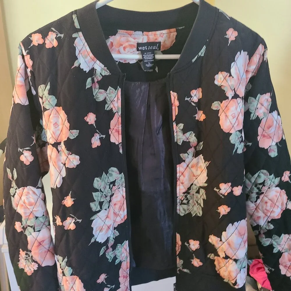 Floral jacket - Picture 1 of 4